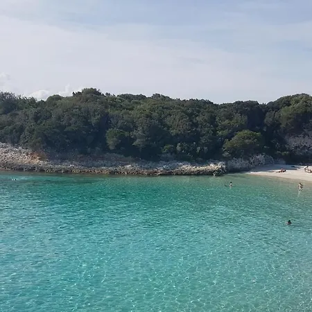 Air-conditioned Near Porto Vecchio, 500 M Sea, 8 People, Two Bathrooms * Zonza