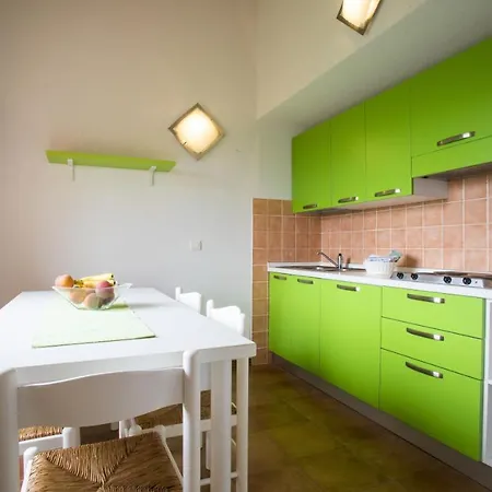 For 8 People With Air Conditioning And 2 Bathrooms, Near Porto Vecchio Apartment *