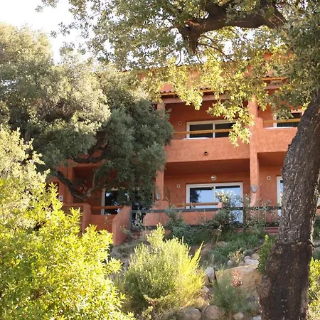 Apartment For 8 People With Air Conditioning And 2 Bathrooms, Near Porto Vecchio