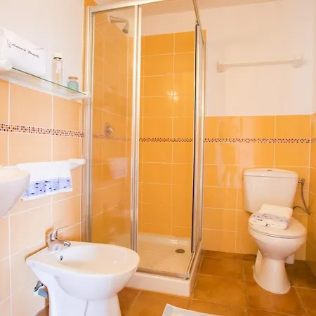 For 8 People With Air Conditioning And 2 Bathrooms, Near Porto Vecchio