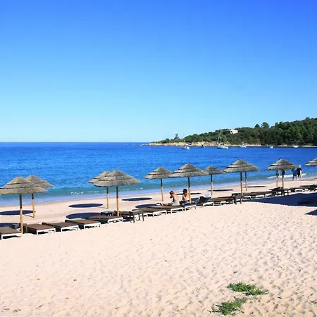 Apartment For 8 People With Air Conditioning And 2 Bathrooms, Near Porto Vecchio