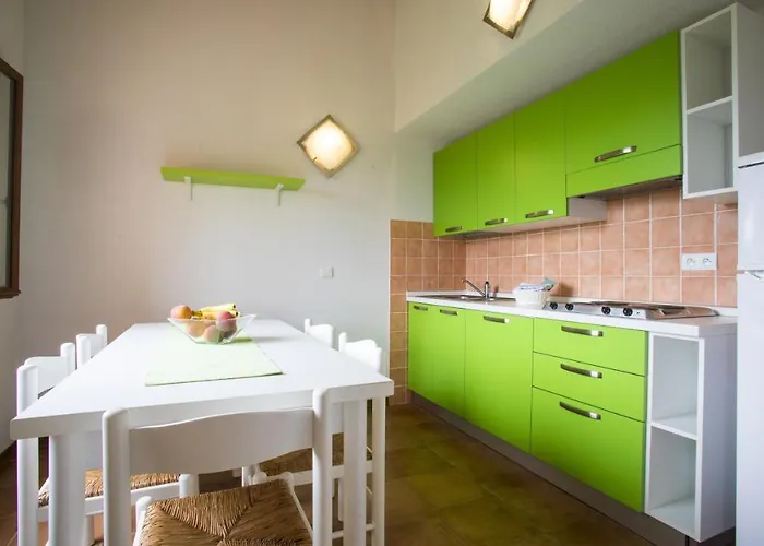 Air-conditioned Near Porto Vecchio, 500 M Sea, 8 People, Two Bathrooms Appartement *