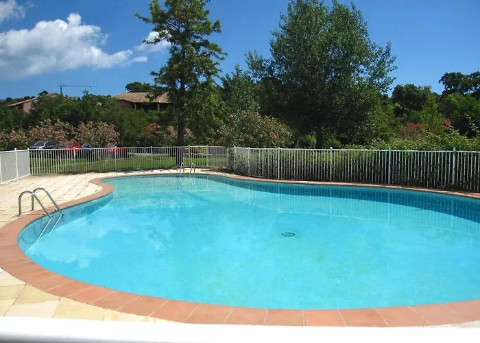 Air-conditioned Near Porto Vecchio, 500 M Sea, 8 People, Two Bathrooms Appartement *
