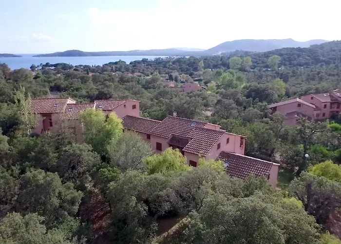 Air-conditioned Near Porto Vecchio, 500 M Sea, 8 People, Two Bathrooms Appartement Zonza