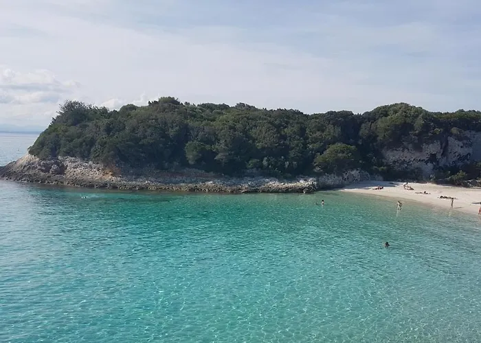 Air-conditioned Near Porto Vecchio, 500 M Sea, 8 People, Two Bathrooms * Zonza